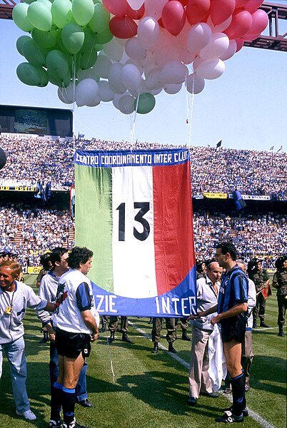 File:Inter, festa scudetto '88-89.jpg