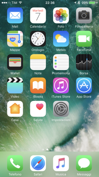 File:Schermata Home iOS 10.PNG