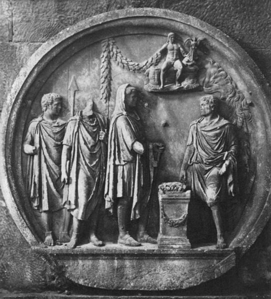 File:Arco di costantino, tondi adrianei, scena di sacrificio 3.jpg