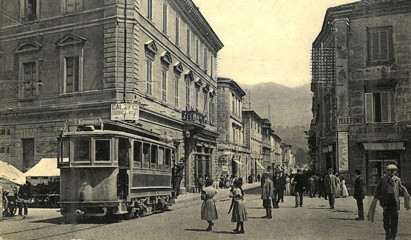 File:Via Cornelio Tacito, 1900.jpg