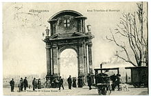 Cartolina d'epoca ritraente l'Arco di trionfo di Alessandria