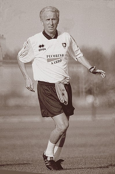 File:Giovanni Trapattoni - Cagliari Calcio 1995-96.jpg