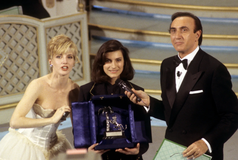 File:Cuccarini, Pausini, Baudo - Festival di Sanremo 1993.webp