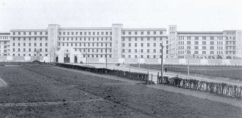 File:L'Ospedale Niguarda a Milano negli anni trenta del XX secolo.jpg