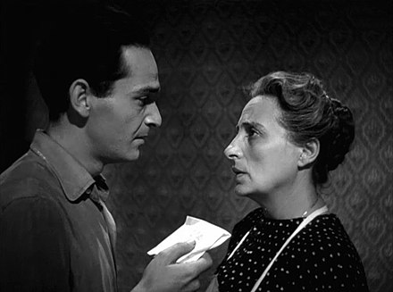 Andrea Checchi e Giovanna Scotto nel film Due lettere anonime (1945) di Mario Camerini