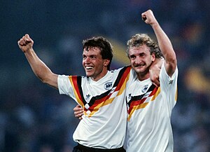 Rudi Völler: Caratteristiche tecniche, Carriera, Statistiche