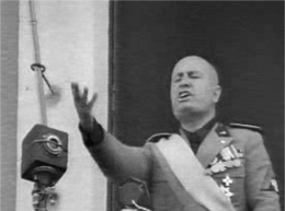 Mussolini parler en public 247.png