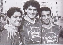 Al centro, Marco Pecoraro Scanio con la maglia della Salernitana 1988-1989