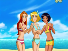 Sam, Alex et Clover en bikini Saison 6.png