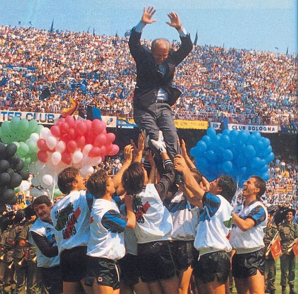 File:Inter 1988-1989 - Scudetto dei record.jpg