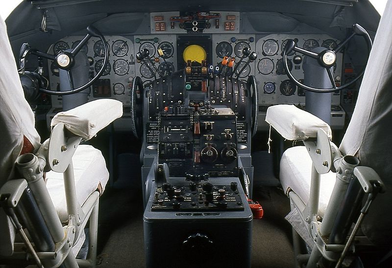 File:Convair 440 Presidente Repubblica Italiana cockpit.jpg