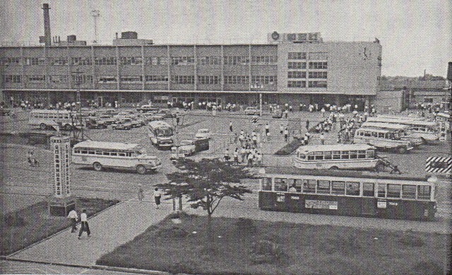 ファイル:Toyama Station.jpg