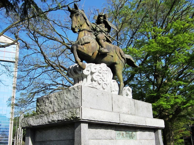 ファイル:Statue of Itō Sukechika.jpg