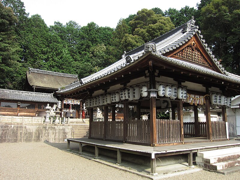 ファイル:小槻神社 境内.JPG