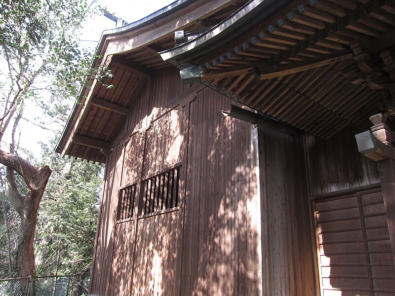 ファイル:前玉神社 本殿覆屋.JPG