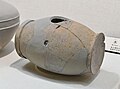 樽形𤭯 南郷遺跡群（奈良県御所市）出土。奈良県立橿原考古学研究所附属博物館展示。