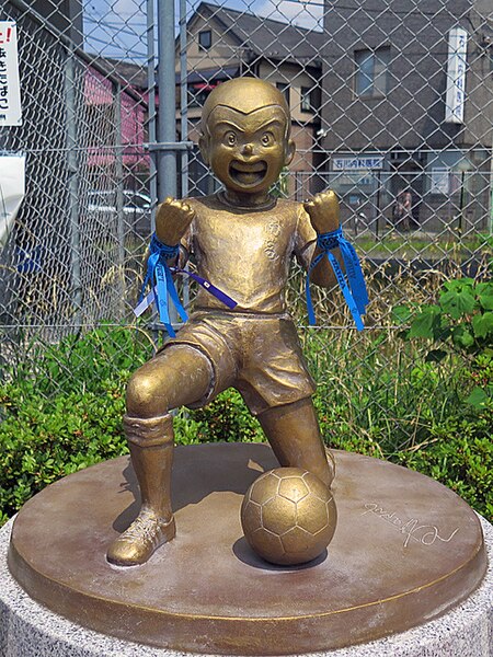 ファイル:Katsushika Tokyo Ryo Ishizaki Statue 1.jpg