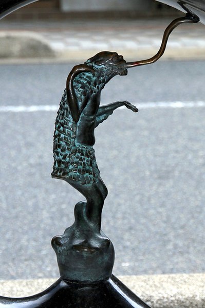 ファイル:Sakaiminato Mizuki Shigeru Road Tenjoname Statue 1.JPG