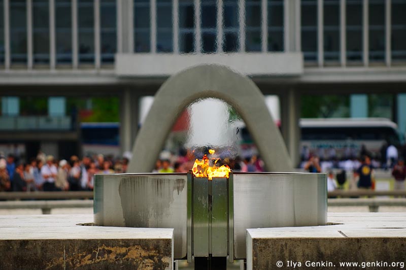 Barkas:Monumen Hiroshima.jpg