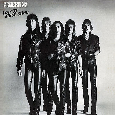 Rock you like. Scorpions 1984 Love at first Sting LP Mercury. Scorpions 1984 Love at first Sting LP Mercury обложка. Группа скорпионс 1984. Группа Scorpions 1983.