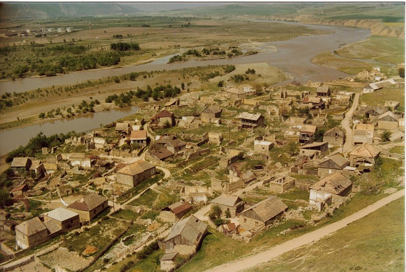 ფაილი:View of an old village Uplitsikhe 1970.jpg