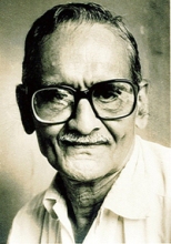 ಚಿತ್ರ:Pa.go b& W portrait.jpg