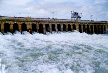 ಚಿತ್ರ:Brindavan Gardens2 - KRS DAM.jpg