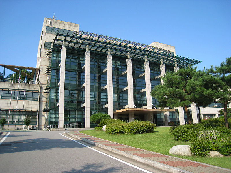 파일:SNUT01AdministrationBldg.jpg