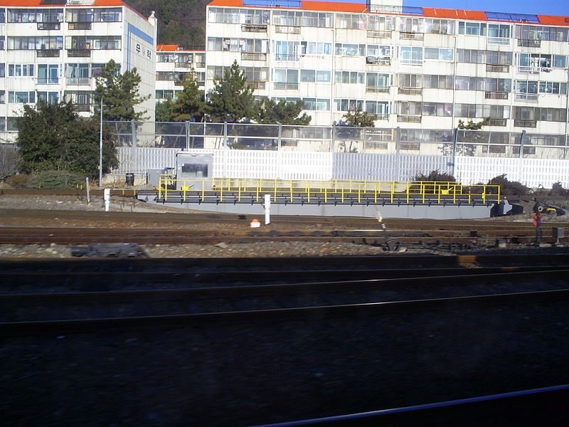 파일:Korail Masan Station Turntable.jpg
