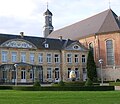 Mozaïek-ei van Irene van Vlijmen in 't park van Chateau Sint-Gerlach