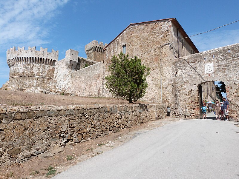 Archivi:Ol castèl de Populonia.JPG