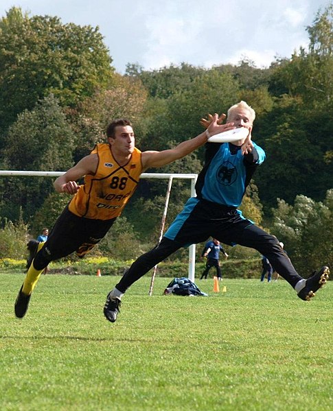 Vaizdas:Ultimate frisbee defense block.jpg