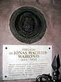 Maironio kapas Kauno arkikatedros šventoriuje.