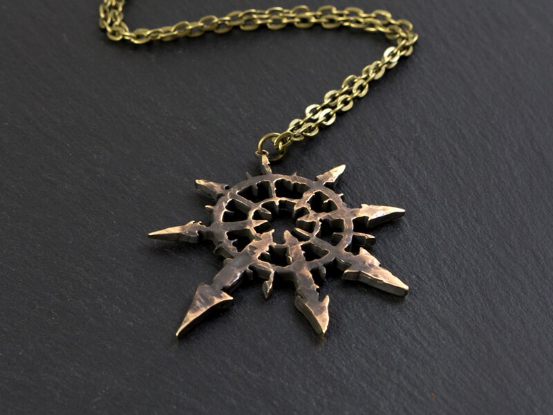 Vaizdas:Chaos Star Warhammer 40K Necklace Pendant Jewelry.jpg