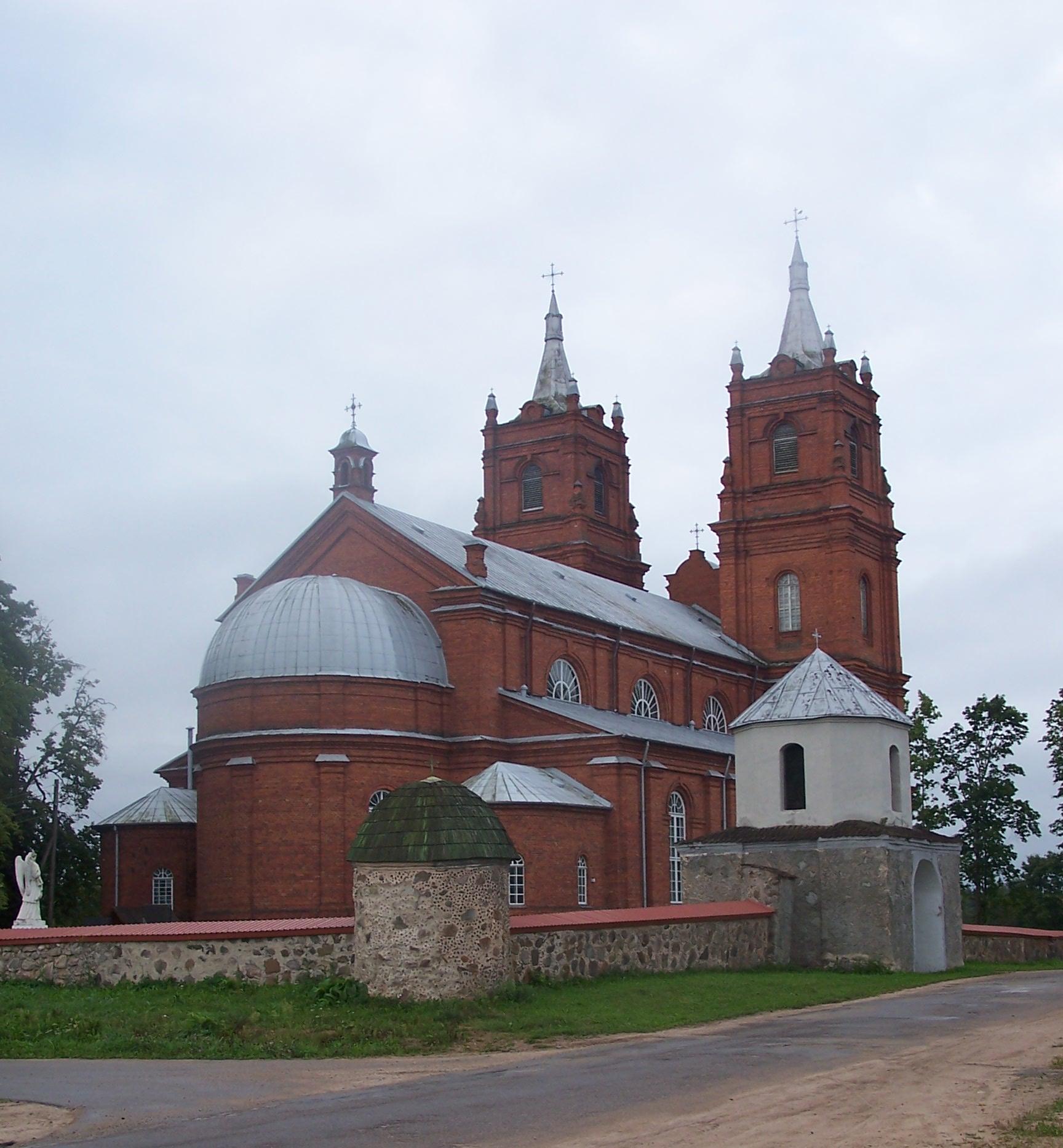 Nautrēnu baznīca — Vikipēdija