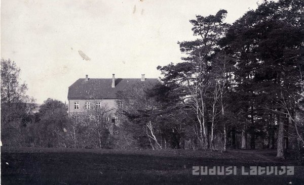 Attēls:Limbažu draudzes skola 1910.jpg