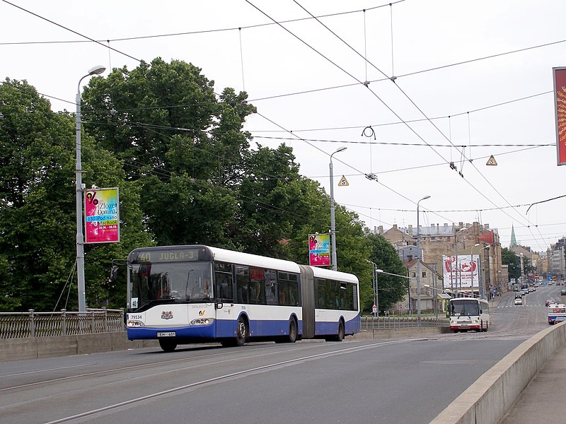 Attēls:40. autobuss uz Gaisa tilta.JPG