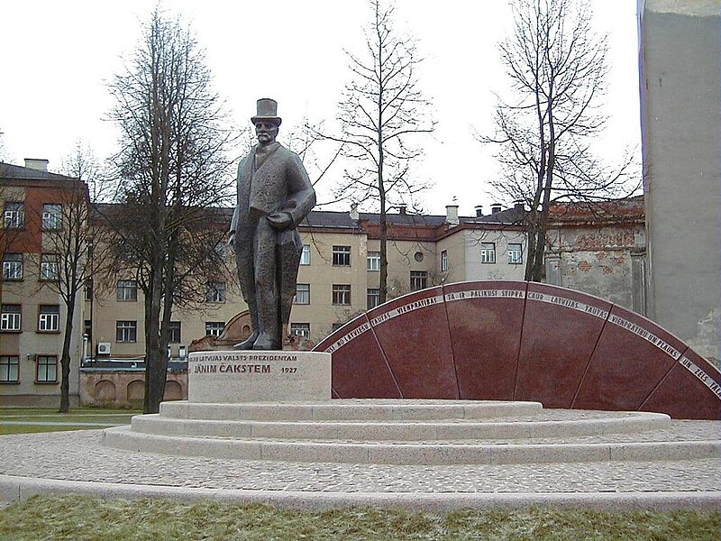 Attēls:Jelgava, J. Čakstes piemineklis.jpg