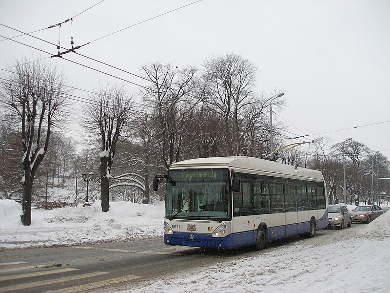 Attēls:1. trolejbuss Raiņa bulvārī.JPG