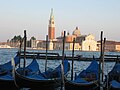 Гондоли во Венеција - симбол на градот