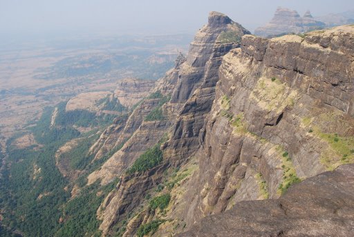 चित्र:Harishchandragad05.jpg