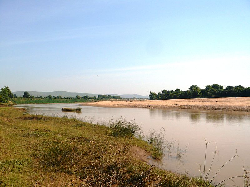 चित्र:Kanhan river.JPG