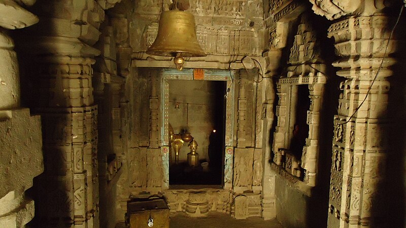 चित्र:Kukadeshwar Temple 01.jpeg