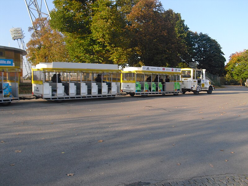 चित्र:Road train olympiyad park munich.JPG