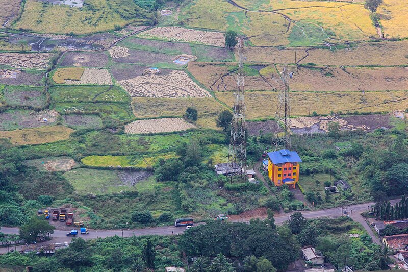 चित्र:Top view from Sarasgad2.jpg