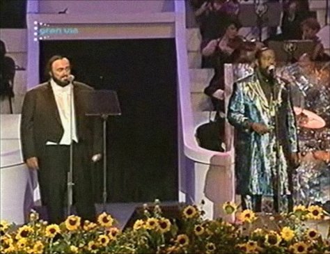 Fail:Barry White - Luciano Pavarotti.jpg