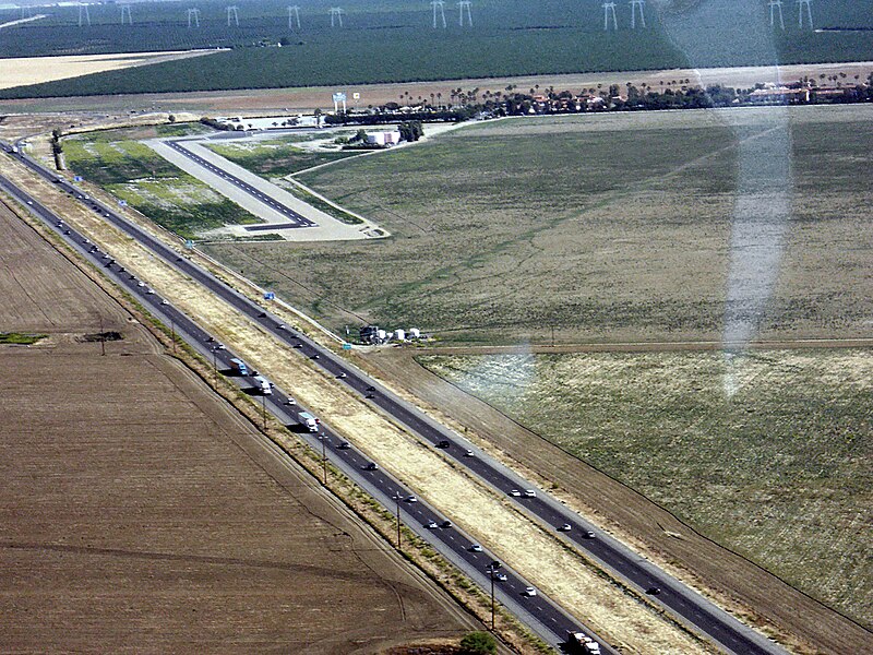 Eʼelyaaígíí:Harris Ranch Airport, 3O8.JPG