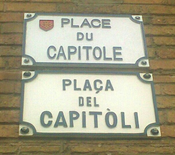 Fichièr:PLAÇA DEL CAPITÒLI.jpg