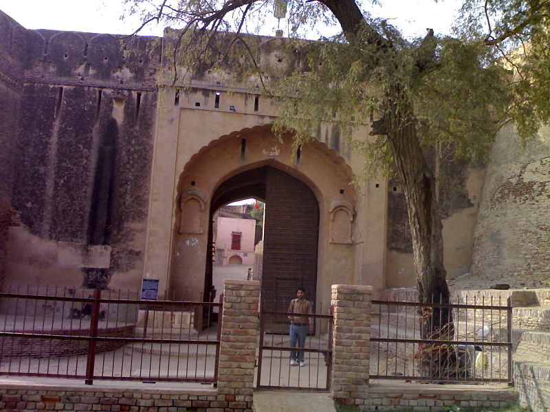 ਤਸਵੀਰ:Hanumangarh Bhatner fort.jpg