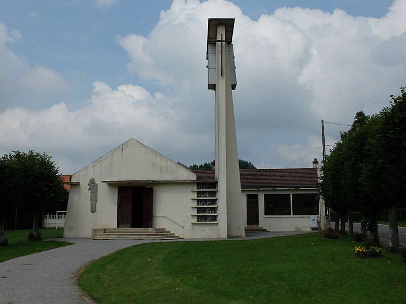 Fichier:Église Saint-André d' Boyavo.JPG